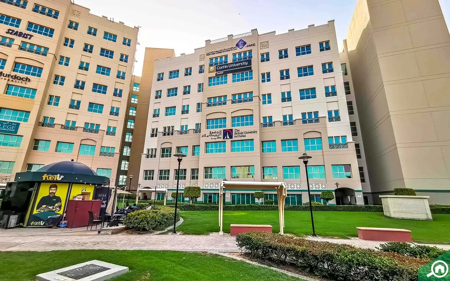 UK COLLEGE - Dubai - Dil Okulu